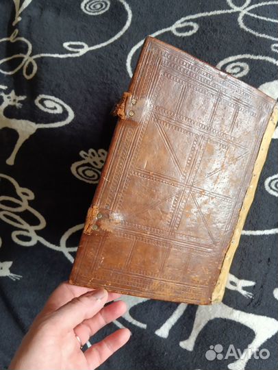 Книга церковная старинная