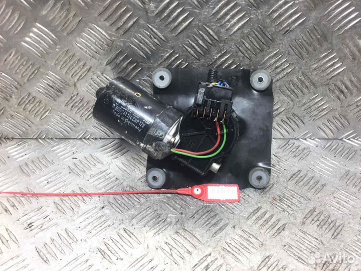 Моторчик передних стеклоочистителей (дворников) Vo