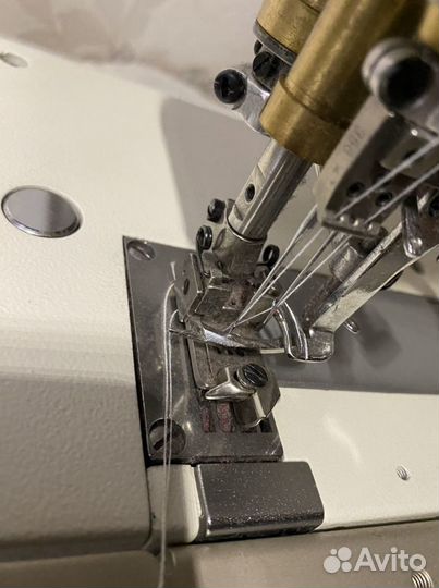 Промышленная распошивальная машина с верхним засти