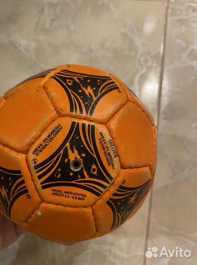 Мячи adidas винтаж Questra Skyjacker