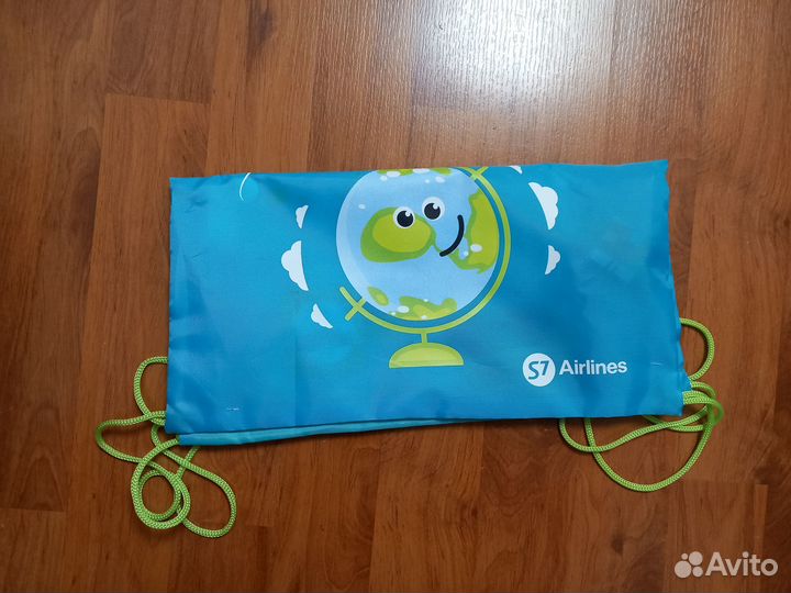 Детский набор из самолета S7