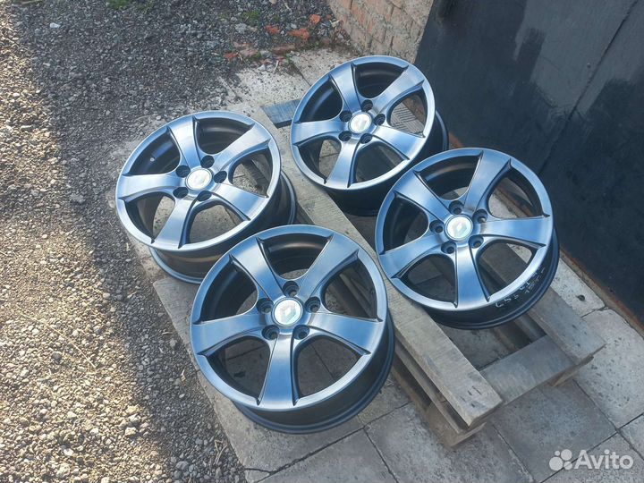 5/114.3 r16 диски литые