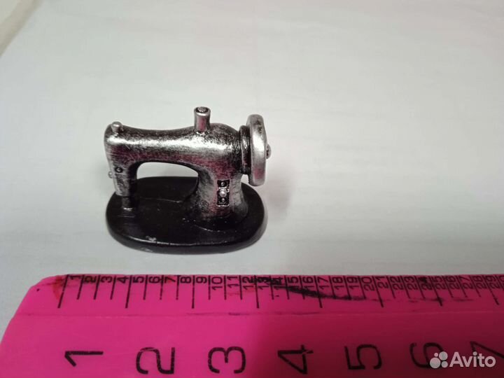 Машинка швейная для кукольных домиков