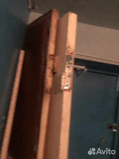 Дверь входная деревянная