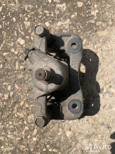 Суппорт задний правый Hyundai Sonata EF 2003