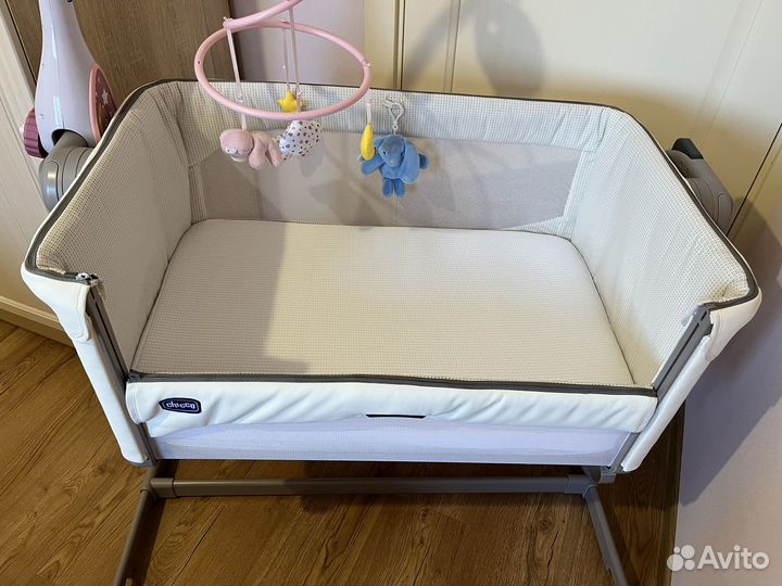 Кроватка приставная Chicco Next2Me Megic