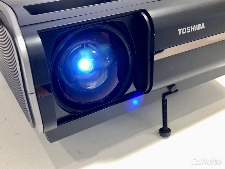 DLP проектор Toshiba TDP-EW25