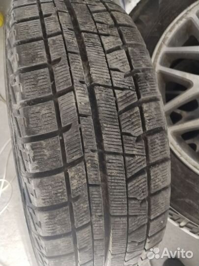 Yokohama Ice Guard Black IG20 215/60 R16