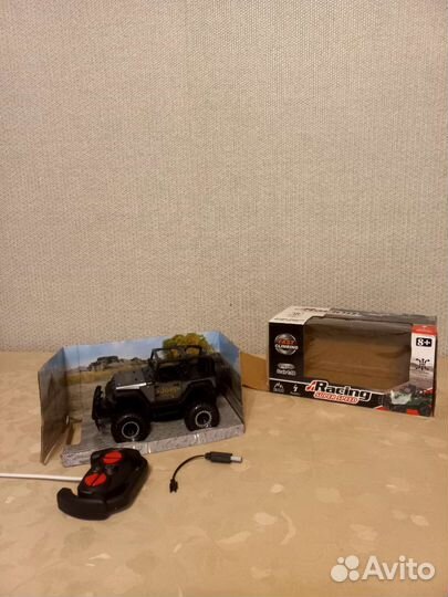 Игрушка машина с пультом