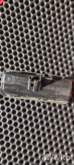 Кнопка багажника Skoda Rapid 2019 год