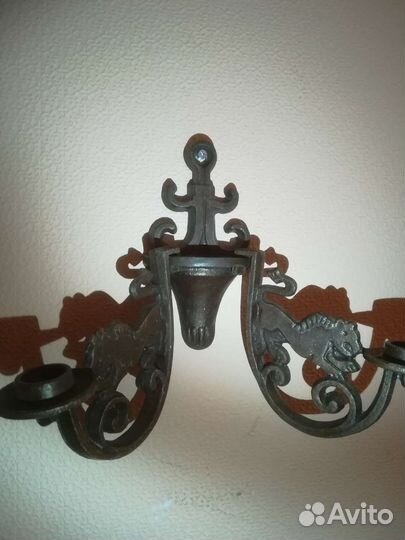 Настенный подсвечник литье гриффоны