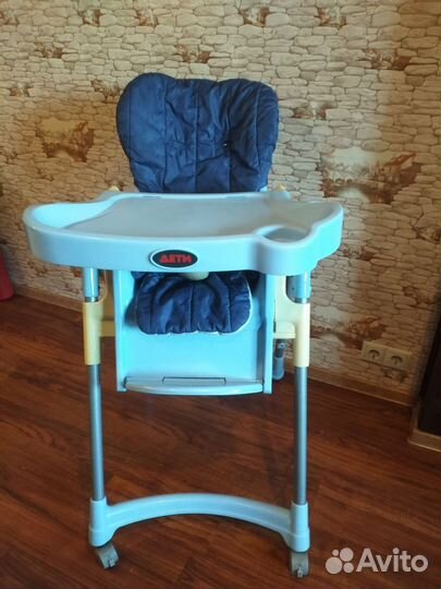 Детский стульчик для кормления