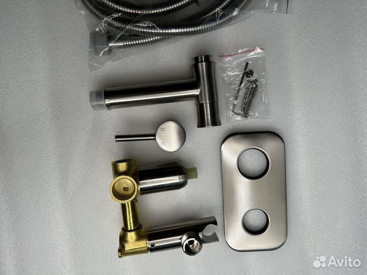 Смеситель для биде встраиваемый / душ