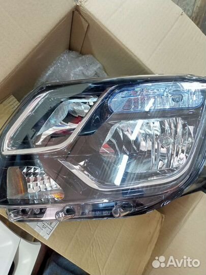 Фара левая Дастер с 2015 оригинал,голубой габарит