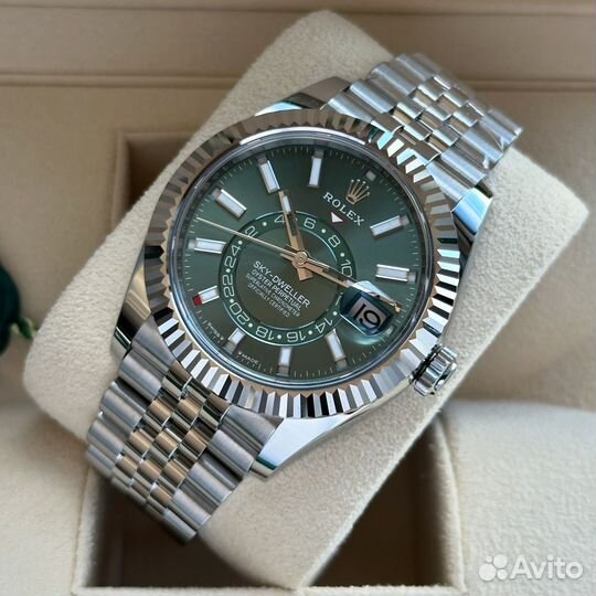 Часы Rolex Sky-Dweller Green Dial