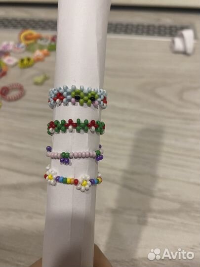 Фигурки и кольца из бисера