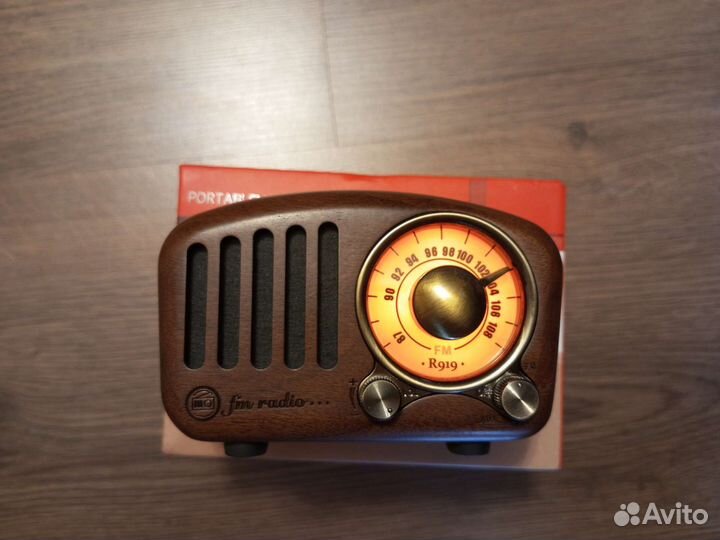 Радиоприемник в стиле ретро с Bluetooth