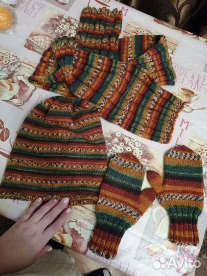 Шапка, шарф и варежки ручной вязки