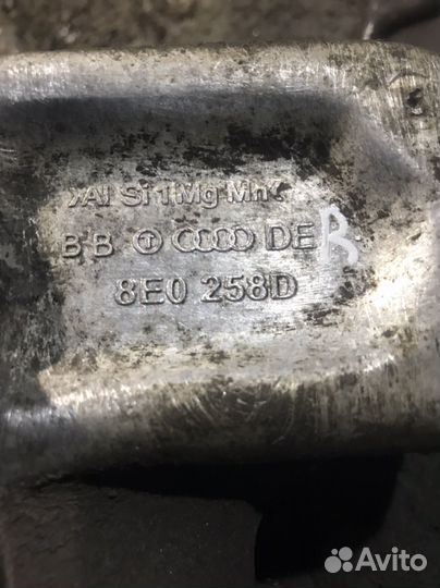 Кулак поворотный цапфа ауди а4б6 A4 B6 8E