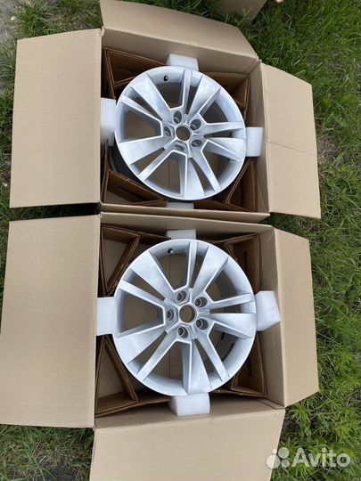 Оригинальные диски на skoda trius r17