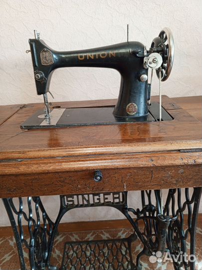 Швейная машина Singer