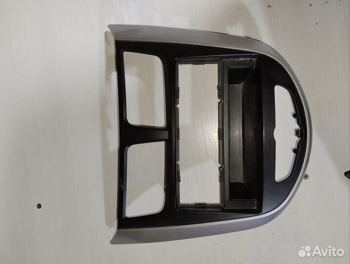 Панель магнитолы Solaris