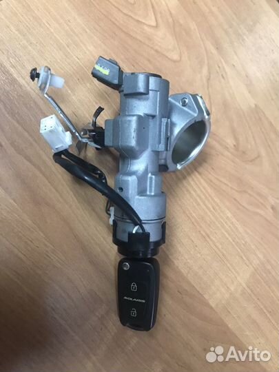 Hyundai Solaris замок зажигания с ключом