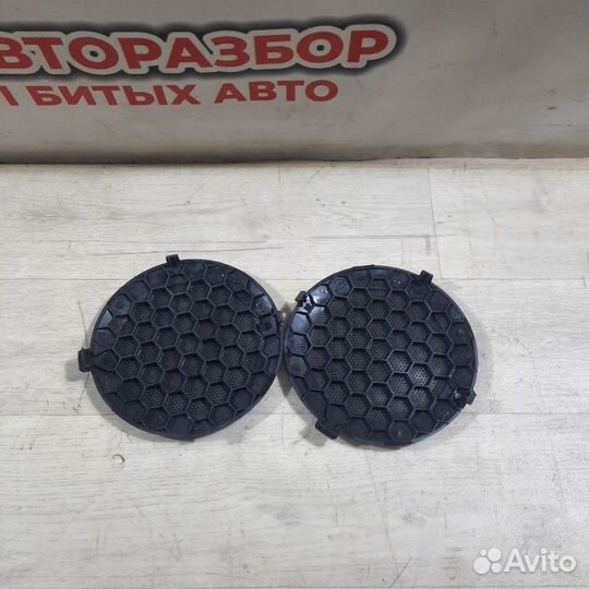 Накладка динамика LADA Largus 2014