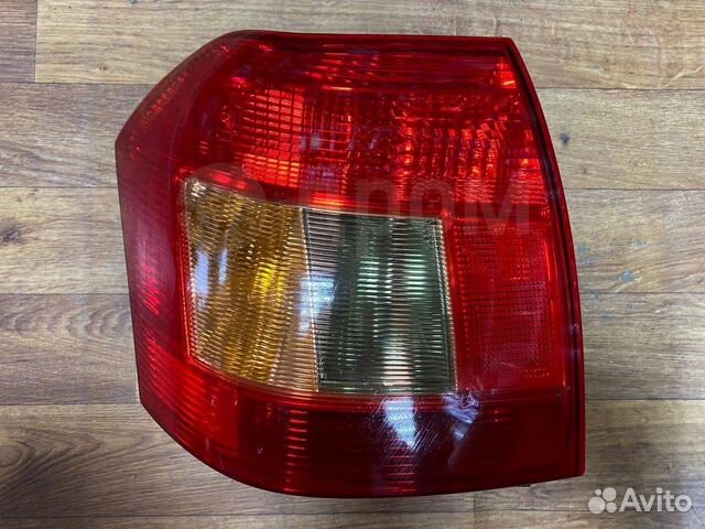 Стоп сигнал Toyota Corolla Runx / Toyota Allex