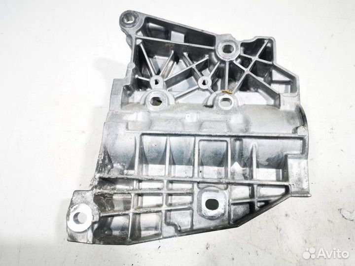 Кронштейн двигателя Land Rover Discovery Sport