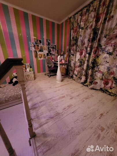 Деревянный подиум с 2мя кроватями