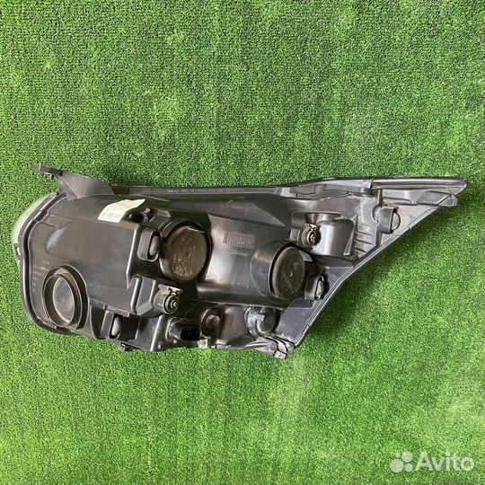 Фара правая на Ford Transit 8 2015 года