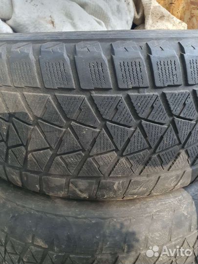 Bridgestone Blizzak DM-V2 275/50 R20