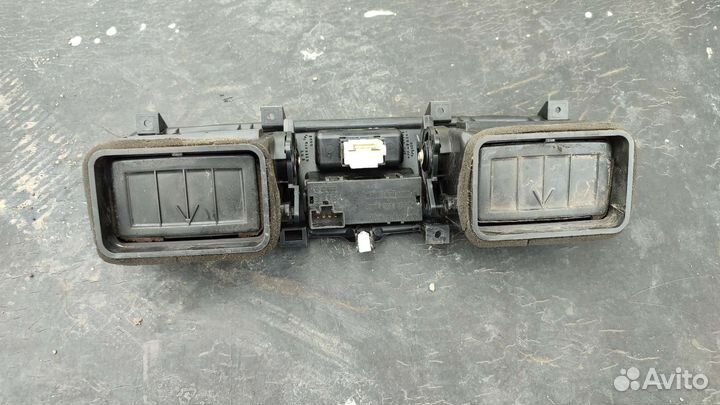 Дефлектор воздуховода Mitsubishi lancer 9