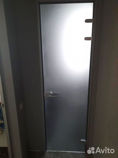 Межкомнатные стеклянные двери на заказ