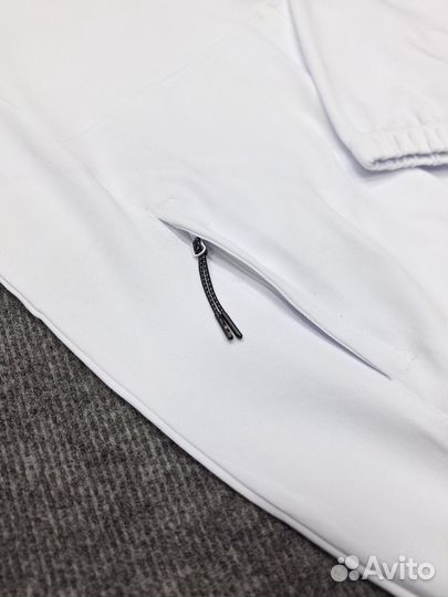 Спортивные костюмы великан