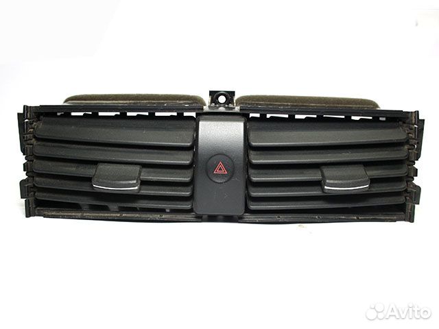 Панель воздуховода центрального Mitsubishi Galant