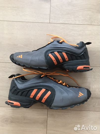Треккинговые кроссовки Adidas