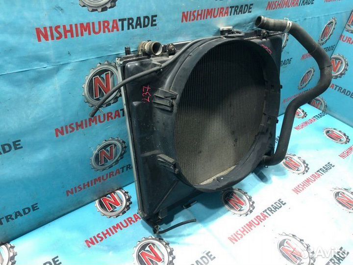 Радиатор охлаждения двигателя Mitsubishi Pajero