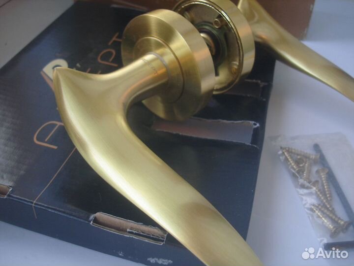 Ручки дверные adept новые