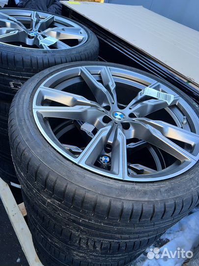 Комплект летних колес r22 стиль 747 BMW X5 X6