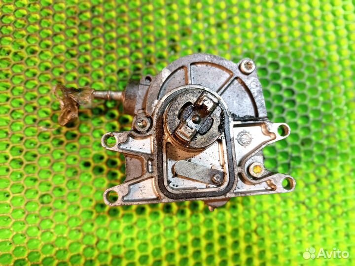 Вакуумный насос Opel Zafira