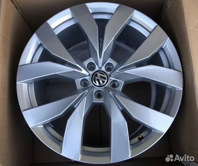 Новые Montero R20, Volkswagen Touareg III (D2 )