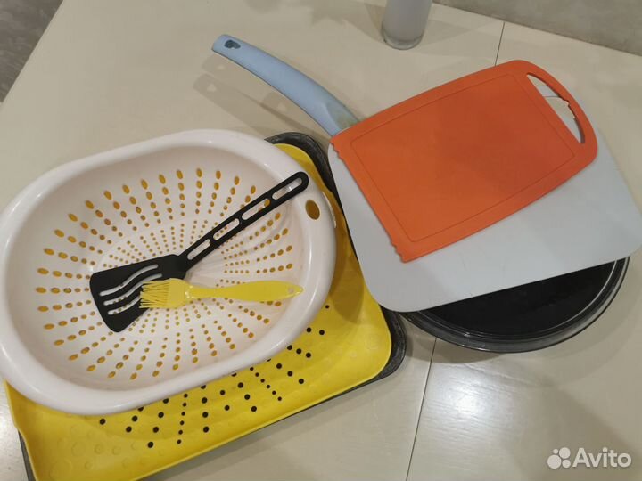 Посуда сковорода, поднос, дуршлаг и др