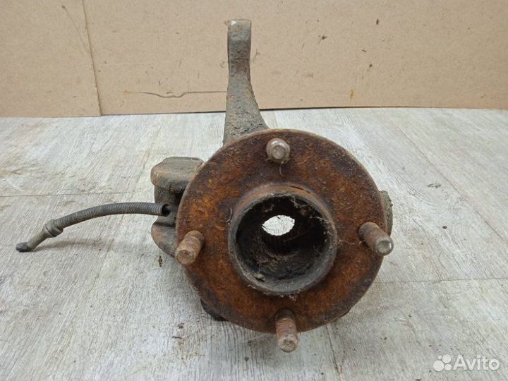 Кулак поворотный передний левый Ford Fiesta MK5