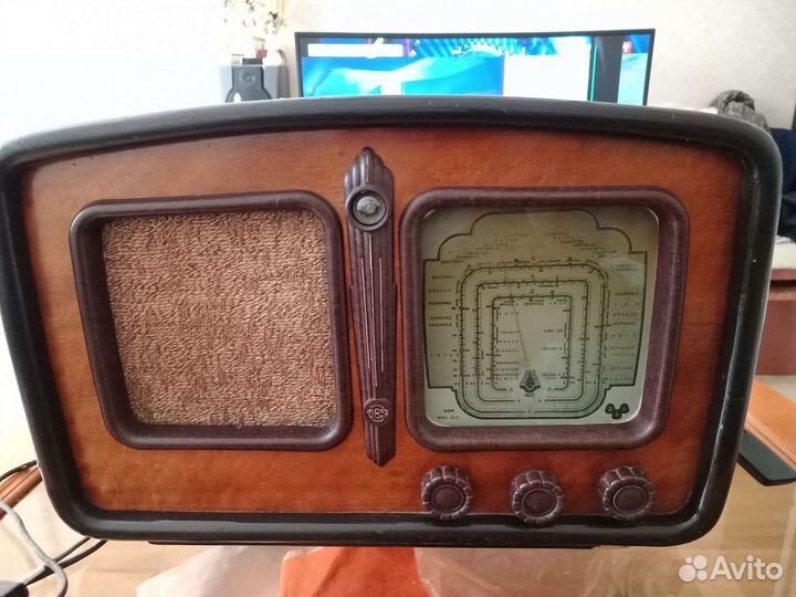 Ламповый радиоприемник СССР VEF М697