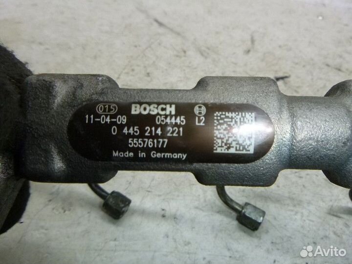 Рейка топливная (рампа) opel insignia 2008