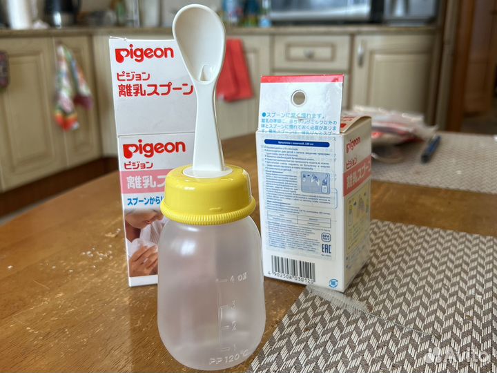 Бутылочка с ложкой для прикорма