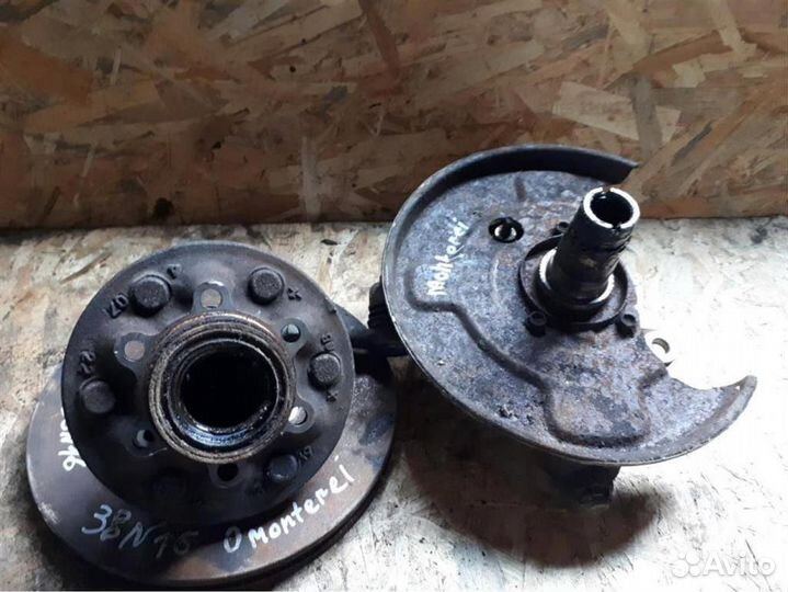 Кулак поворотный передний правый Opel Monterey A