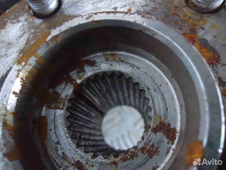 Кулак поворотный левый Subaru Tribeca WX